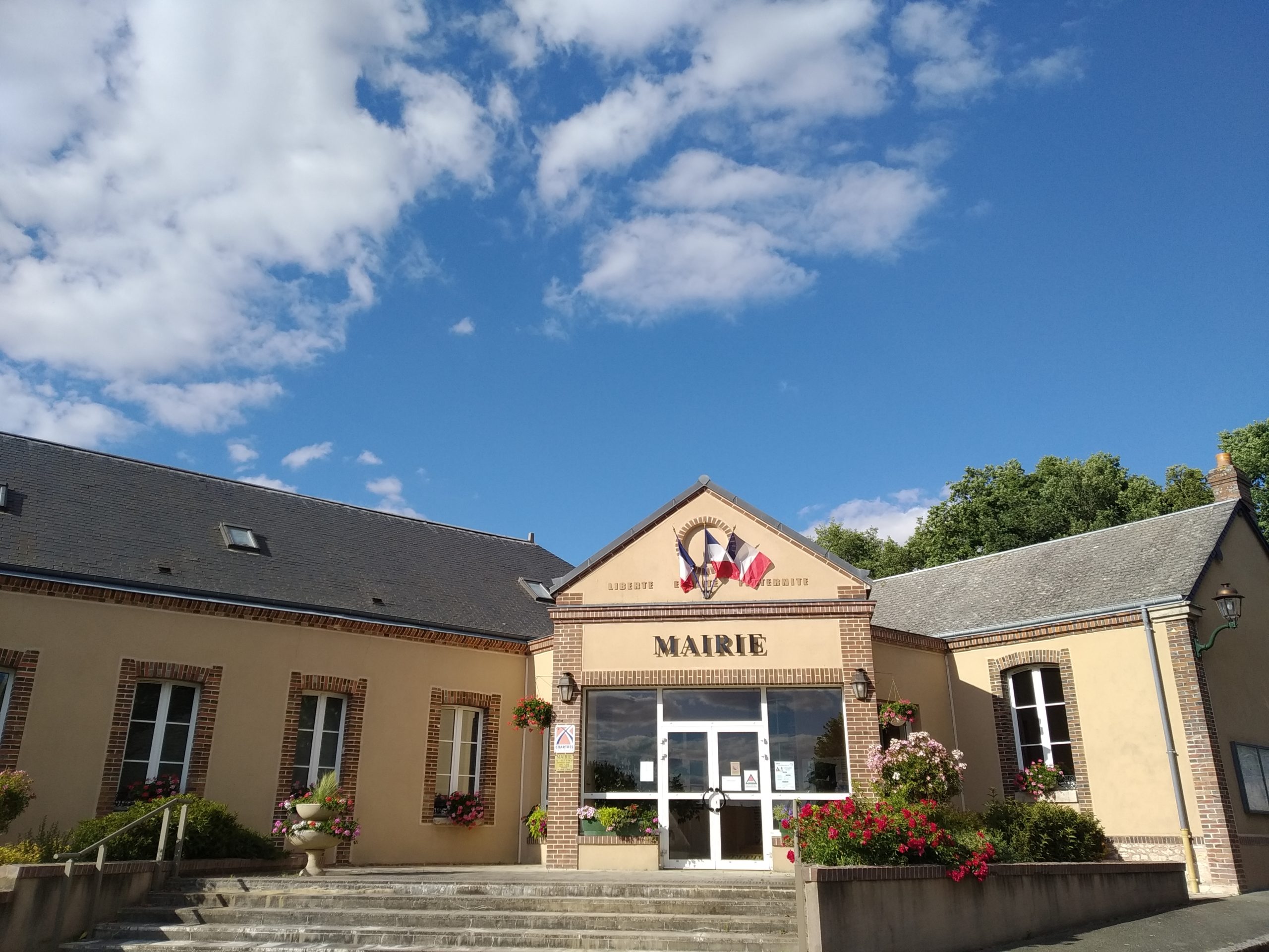 Mairie de Nogent Le Phaye EureetLoir